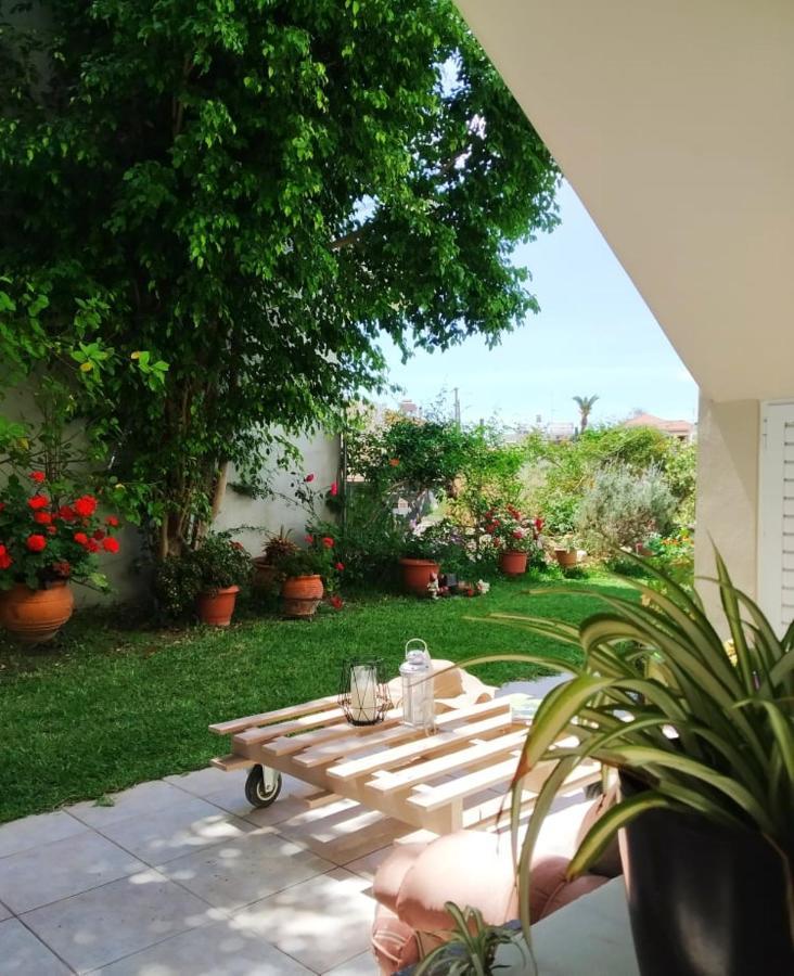 Apartamento Xrysa'S Garden Mesolóngion Exterior foto